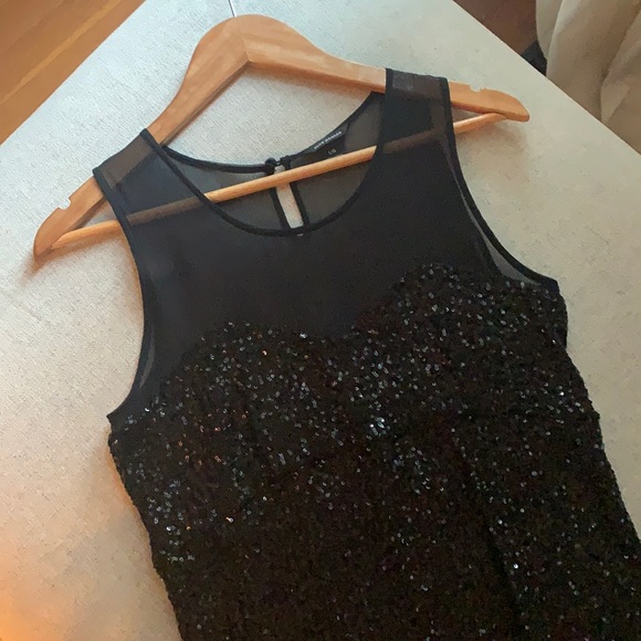 Club Monaco Tops - NWOT CLUB MONACO SEQUIN TOP